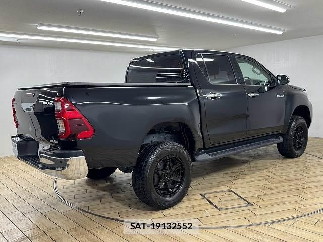 Toyota HILUX 2023-05 8552718-16