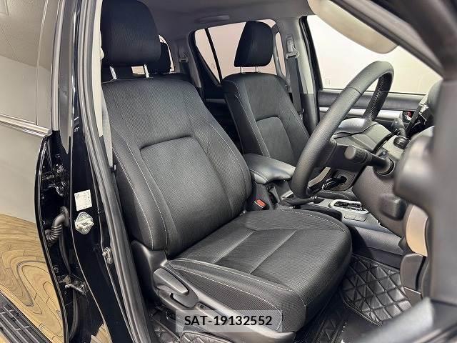 Toyota HILUX 2023-05 8552718-4