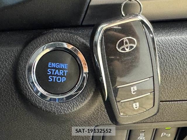 Toyota HILUX 2023-05 8552718-9