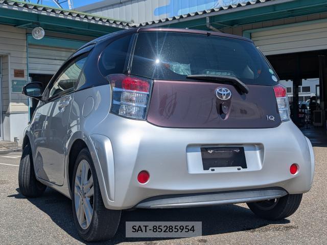 Toyota IQ 2015-06 8551952-1