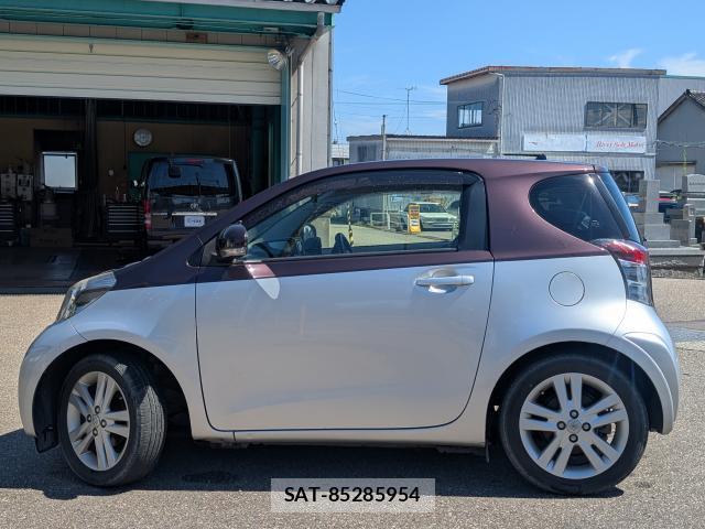 Toyota IQ 2015-06 8551952-10