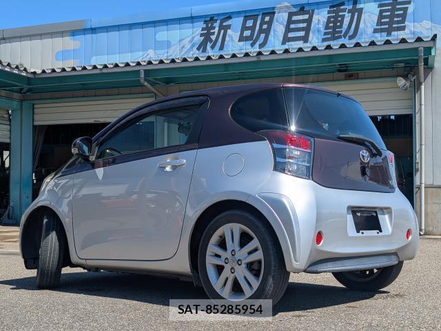 Toyota IQ 2015-06 8551952-11