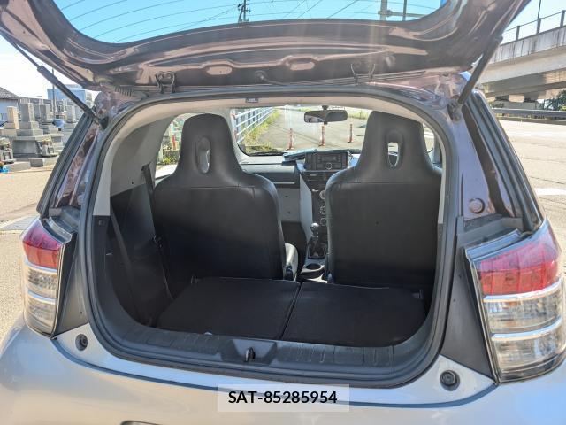 Toyota IQ 2015-06 8551952-15