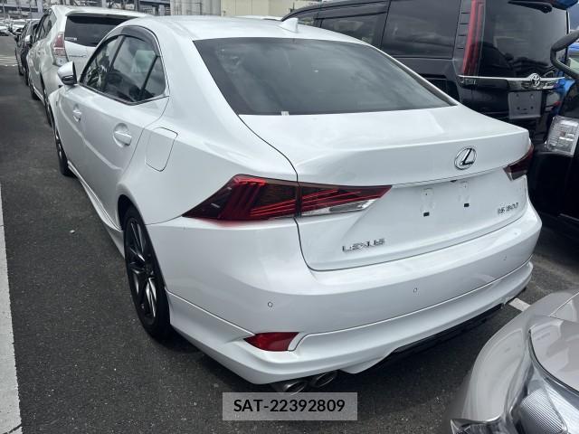 Lexus IS 2019-07 8546594-3