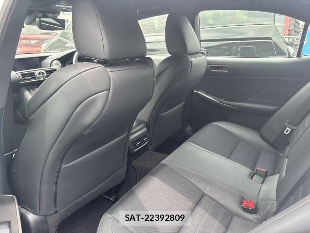 Lexus IS 2019-07 8546594-6