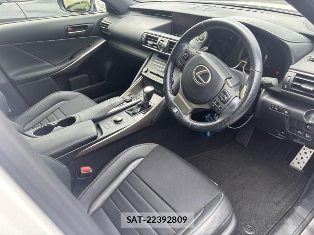 Lexus IS 2019-07 8546594-8