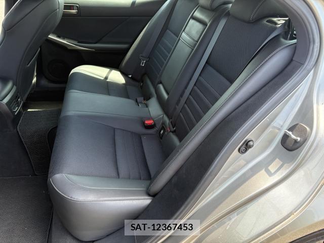 Lexus IS 2020-02 8547635-10