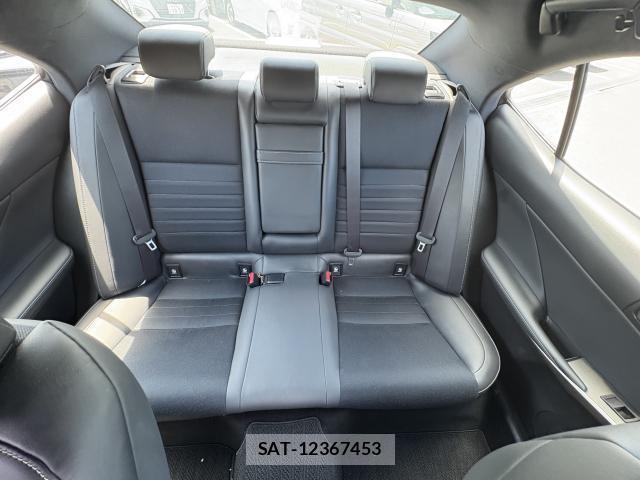 Lexus IS 2020-02 8547635-11