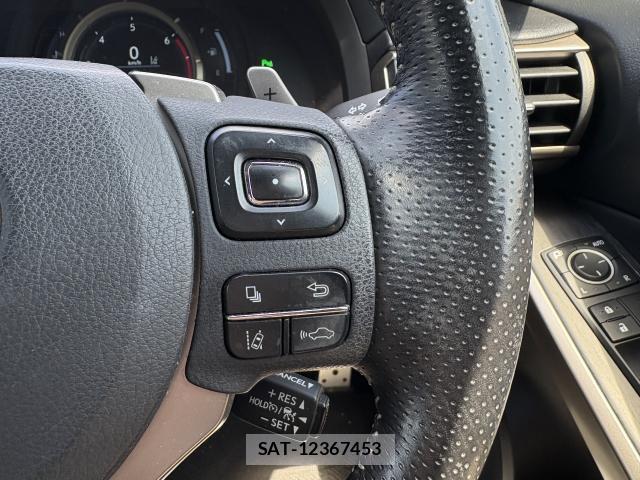 Lexus IS 2020-02 8547635-14
