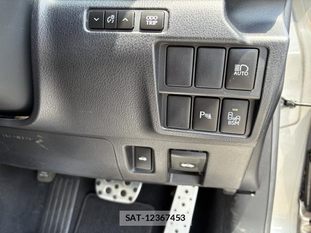 Lexus IS 2020-02 8547635-15
