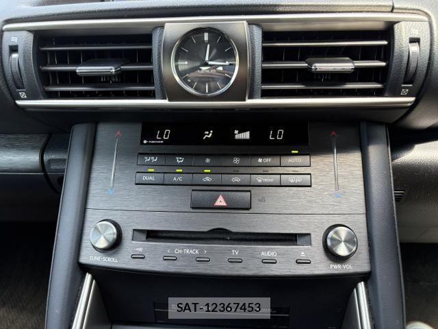 Lexus IS 2020-02 8547635-16