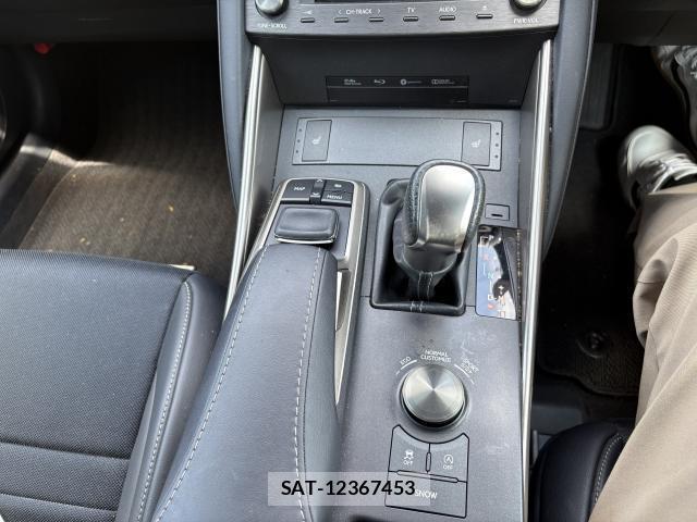 Lexus IS 2020-02 8547635-17