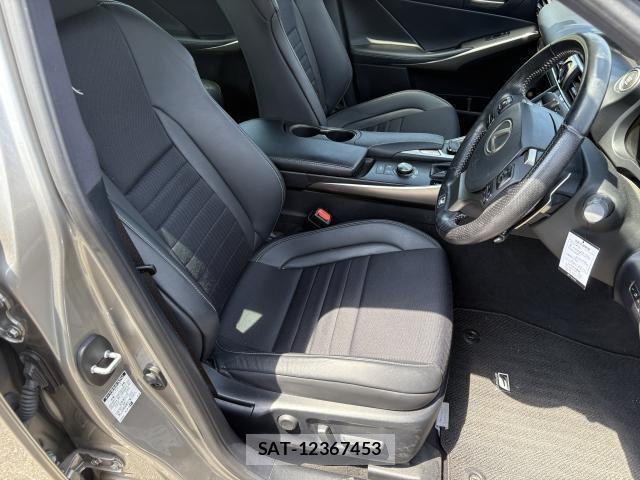 Lexus IS 2020-02 8547635-7