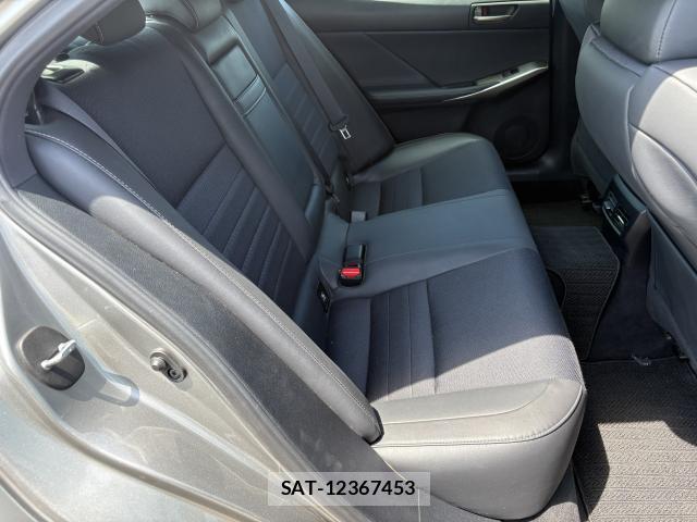 Lexus IS 2020-02 8547635-9
