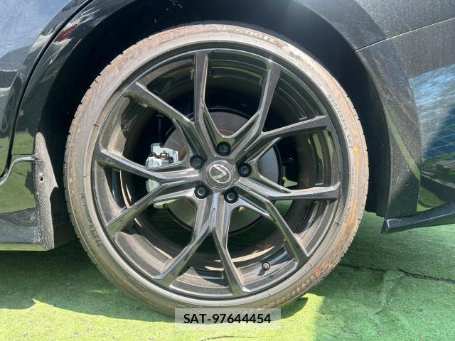 Lexus IS 2025-04 8547997-13