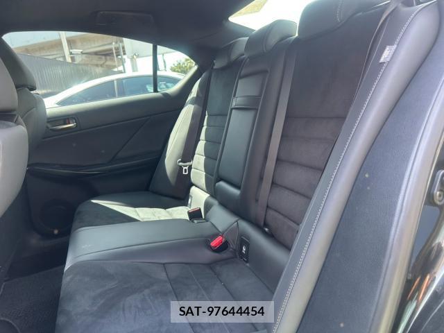 Lexus IS 2025-04 8547997-17