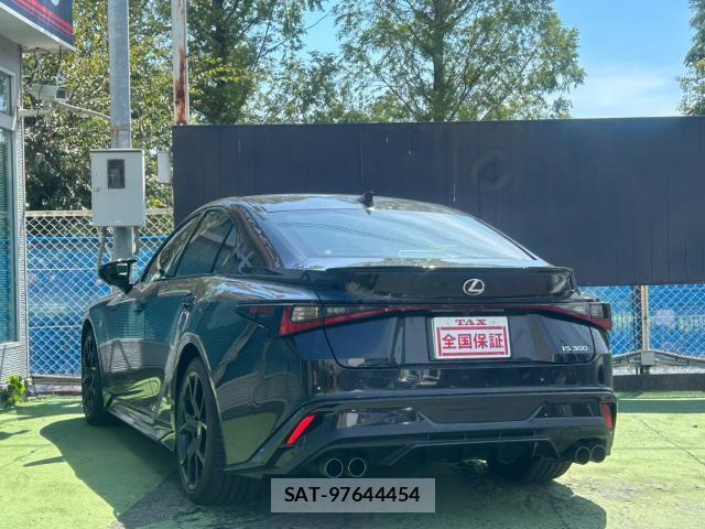 Lexus IS 2025-04 8547997-2
