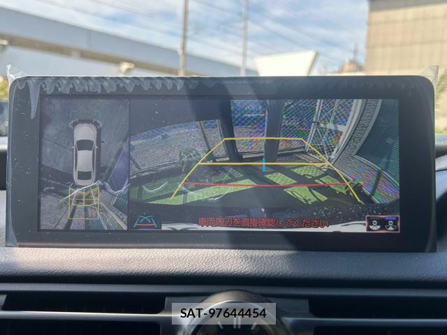 Lexus IS 2025-04 8547997-5