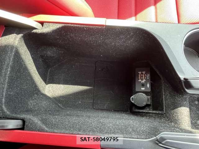Lexus IS 2024-02 8548983-11