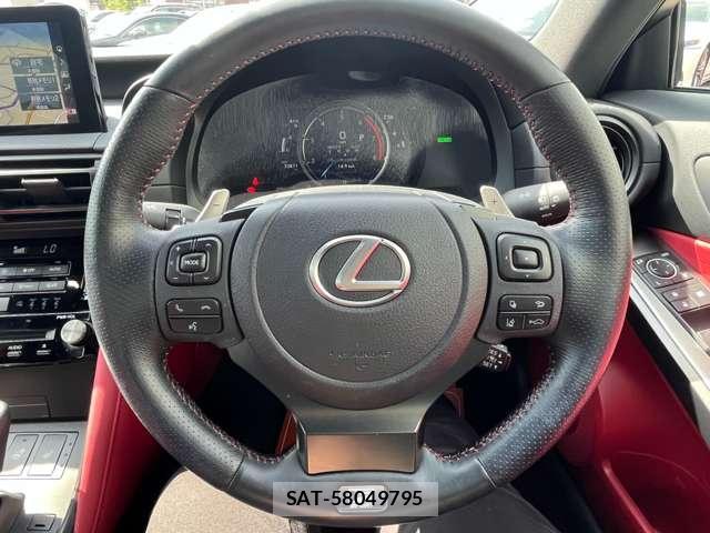 Lexus IS 2024-02 8548983-12