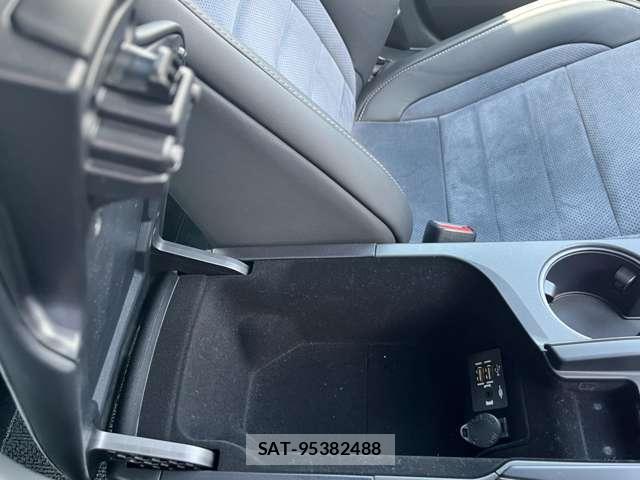 Lexus IS 2022-04 8548984-14