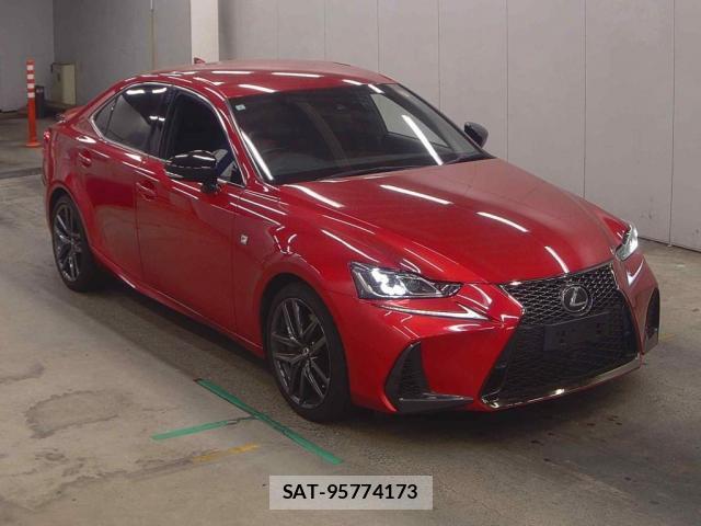 Lexus IS 2019-06 8549856-0