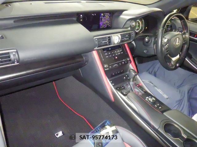 Lexus IS 2019-06 8549856-2