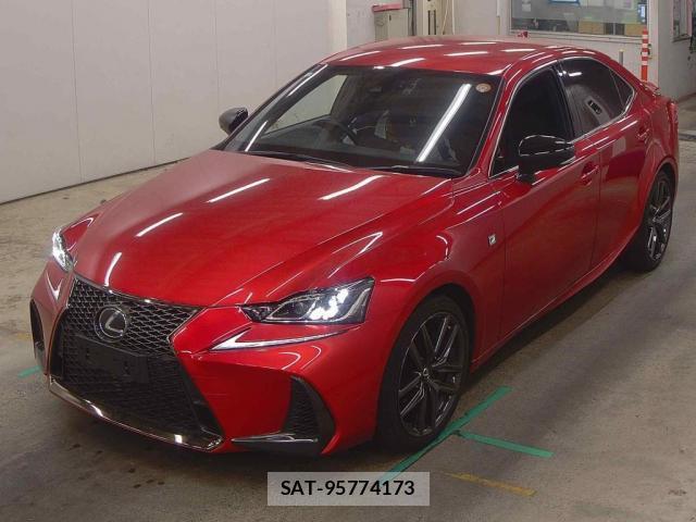 Lexus IS 2019-06 8549856-3