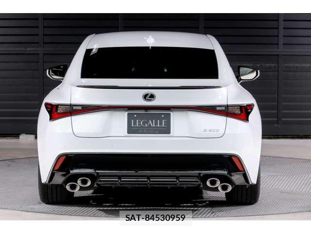 Lexus IS 2023-06 8549899-1