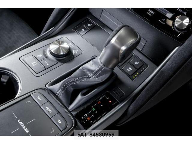 Lexus IS 2023-06 8549899-15