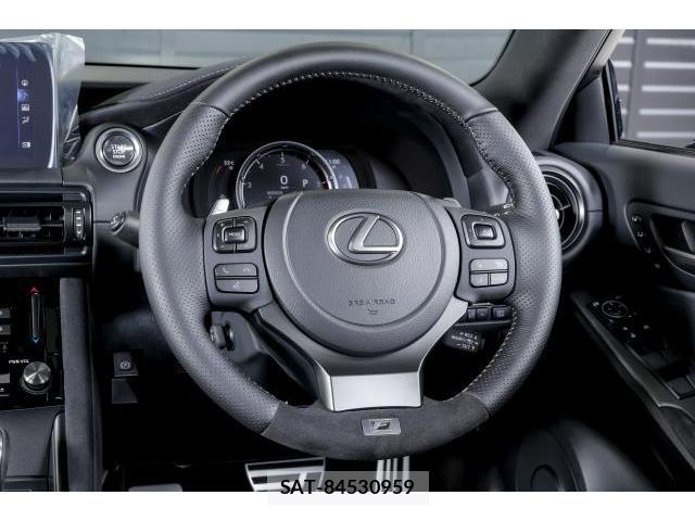 Lexus IS 2023-06 8549899-17