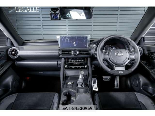 Lexus IS 2023-06 8549899-2