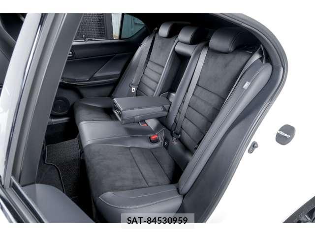 Lexus IS 2023-06 8549899-6