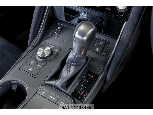 Lexus IS 2023-10 8549900-15