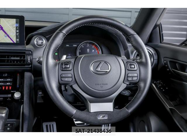 Lexus IS 2023-10 8549900-17