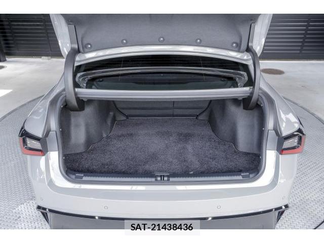 Lexus IS 2023-10 8549900-18