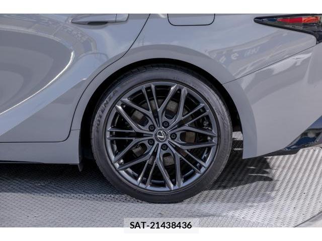 Lexus IS 2023-10 8549900-19