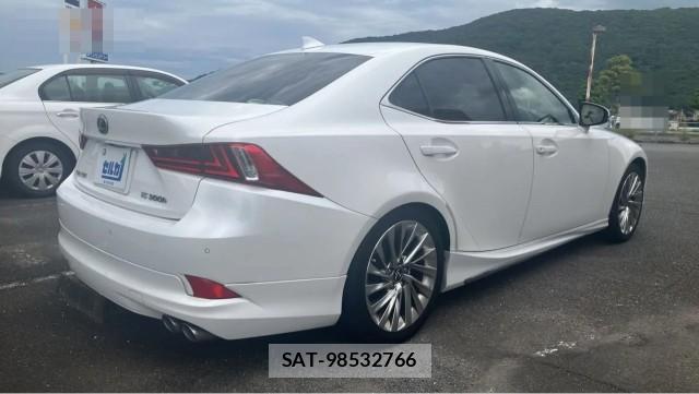 Lexus IS 2014-01 8550239-12