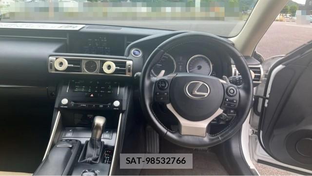 Lexus IS 2014-01 8550239-16