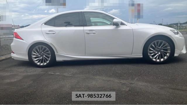 Lexus IS 2014-01 8550239-3