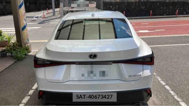 Lexus IS 2024-02 8550414-1