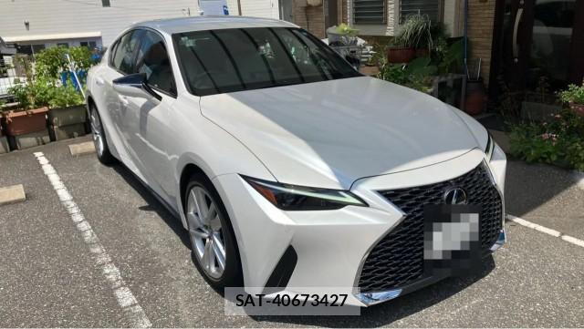 Lexus IS 2024-02 8550414-11