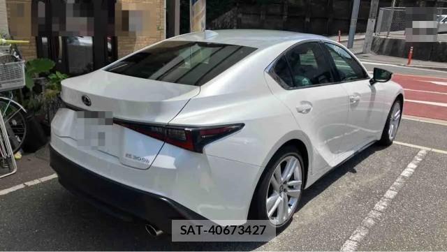 Lexus IS 2024-02 8550414-12