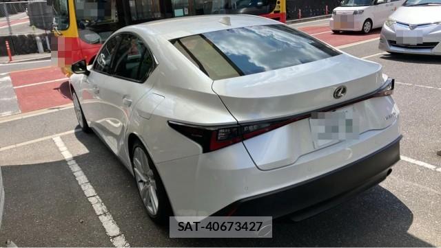 Lexus IS 2024-02 8550414-13