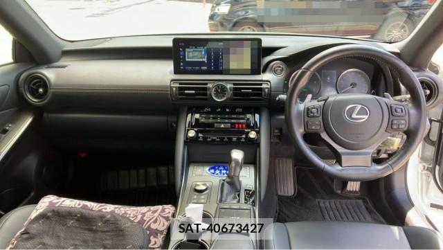 Lexus IS 2024-02 8550414-2