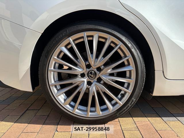 Lexus IS 2023-04 8550727-16