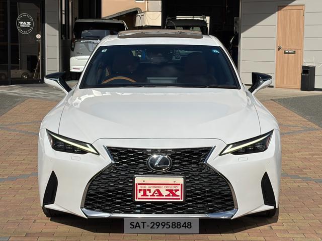 Lexus IS 2023-04 8550727-4