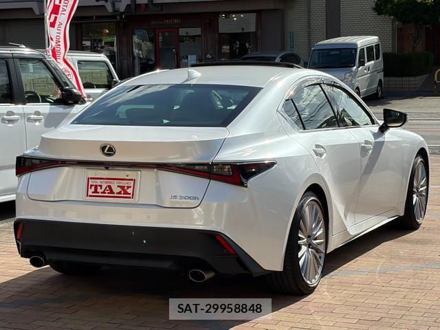 Lexus IS 2023-04 8550727-5