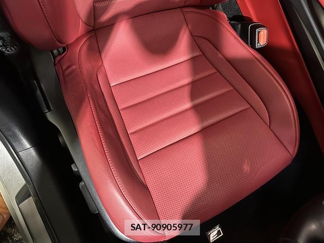 Lexus IS 2021-04 8551371-15