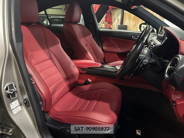 Lexus IS 2021-04 8551371-7